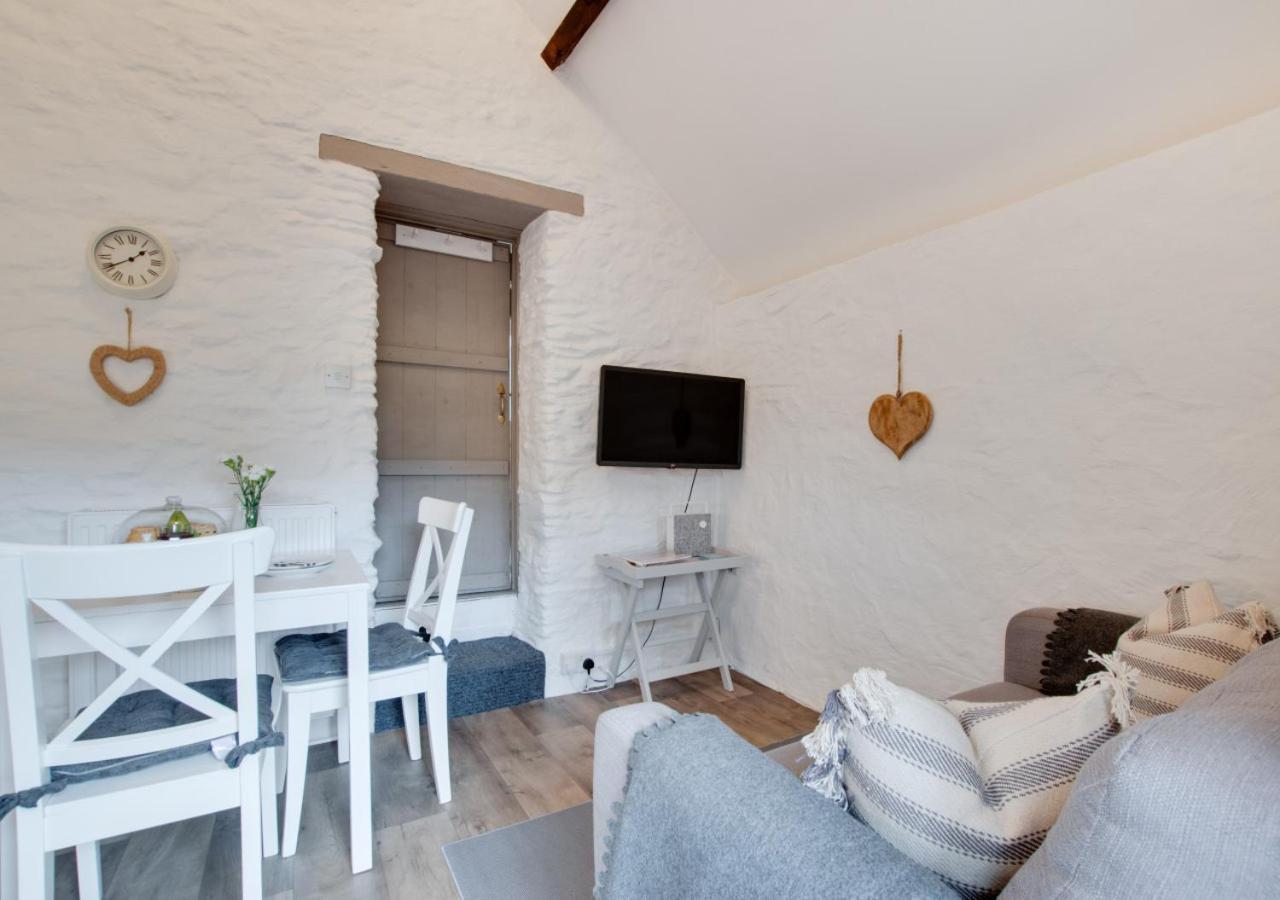 Love Cottage Combe Martin Exteriör bild