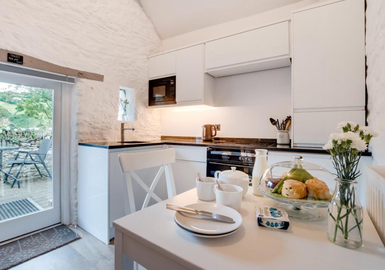 Love Cottage Combe Martin Exteriör bild